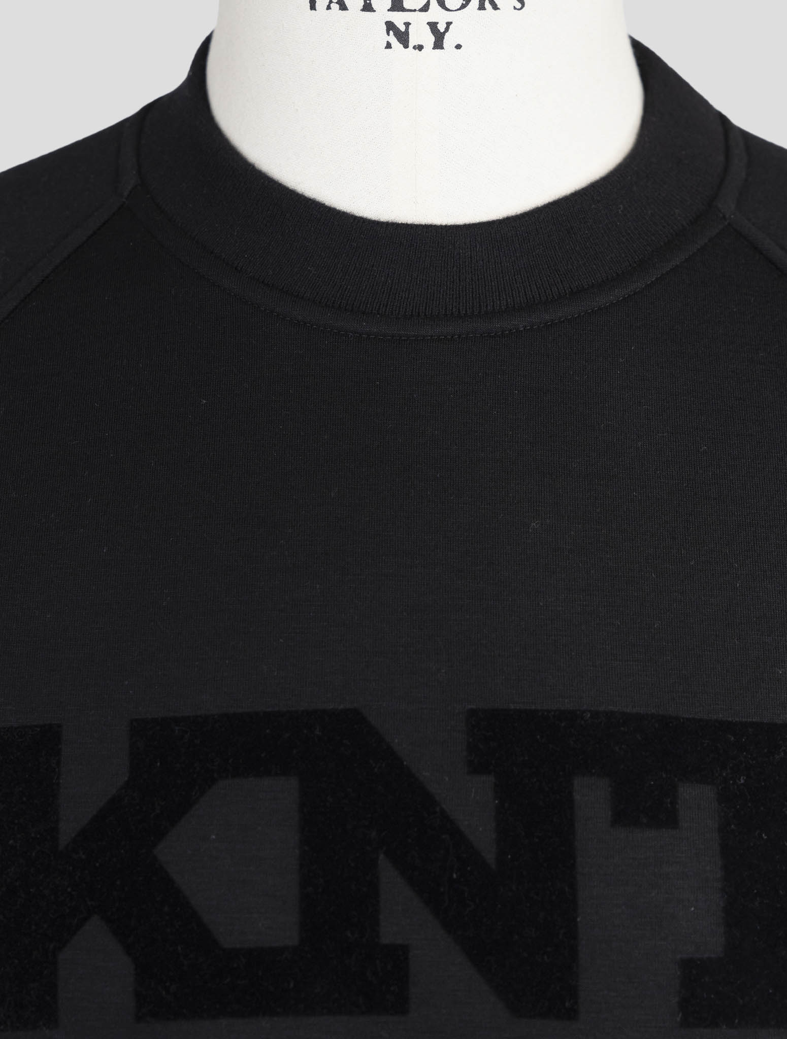 Kiton Knt Black Viscose Ea Sweater Crewneck